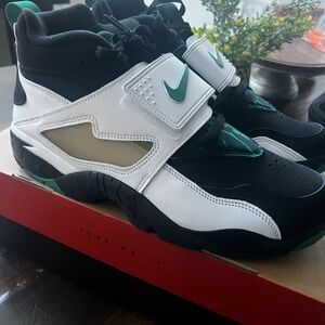 NIKE DIAMOND TURF